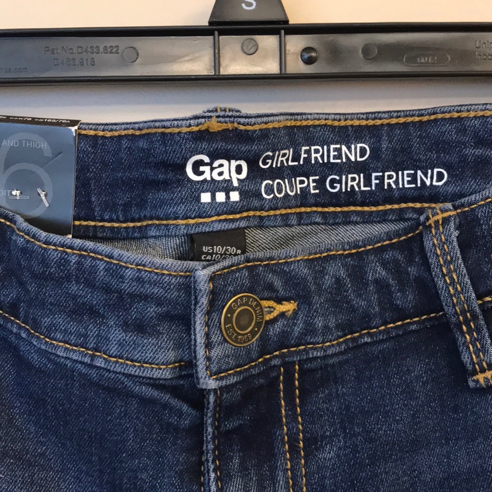 NWT GAP Girlfriend Jeans - Picture 2 of 5